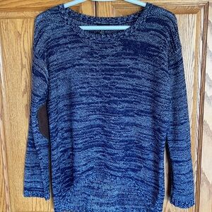 Love & Liberty sweater size M🥰